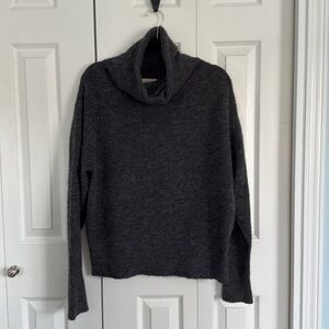 Wilfred Free cozy turtleneck sweater